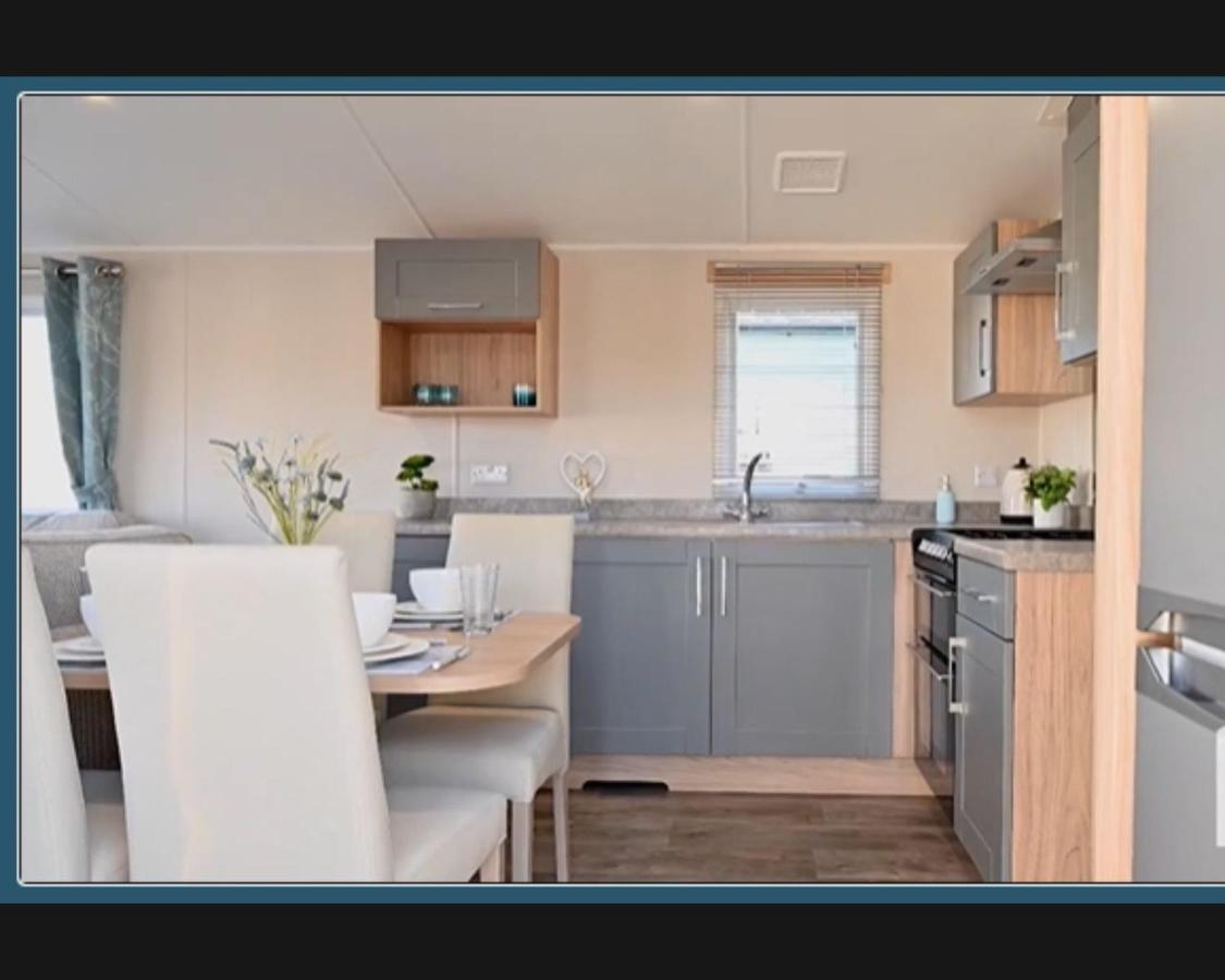 Exotic 3-Bed Caravan At Newquay Holiday Park Villa Exterior photo