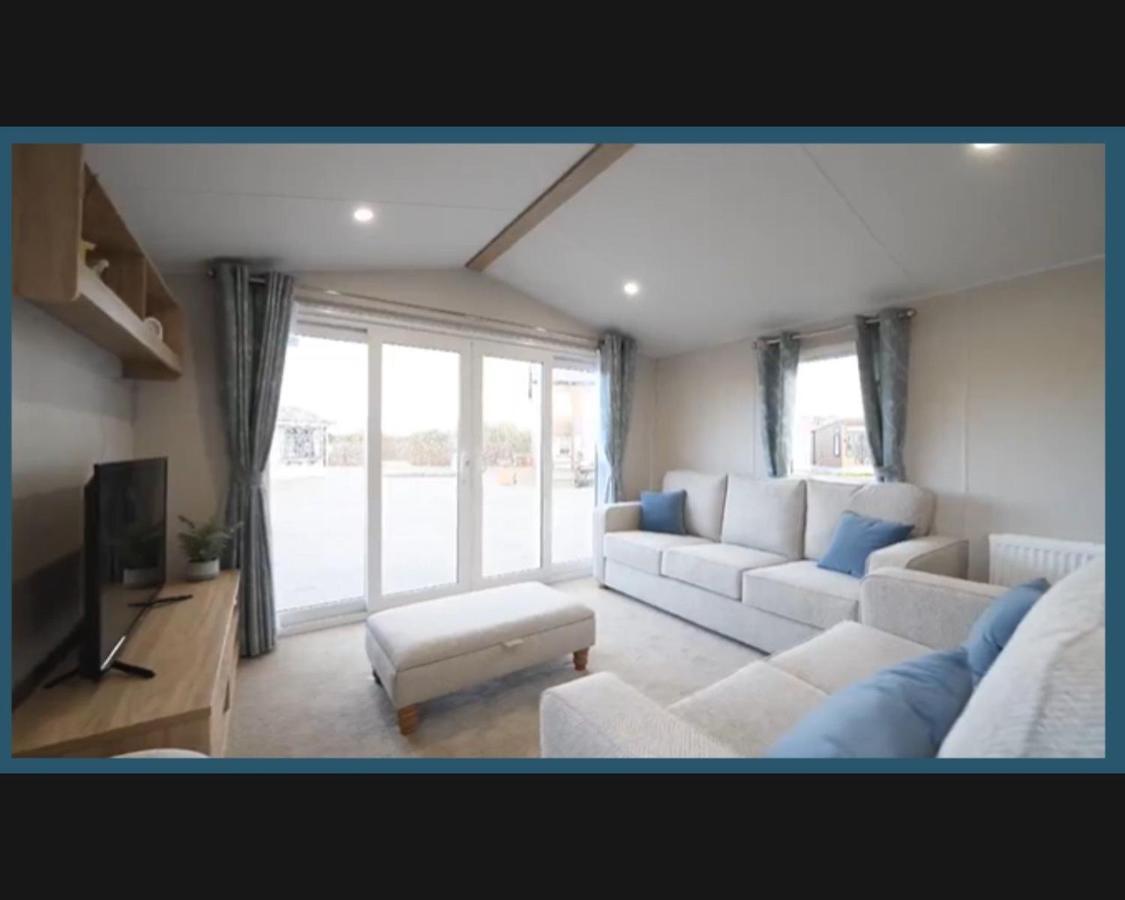 Exotic 3-Bed Caravan At Newquay Holiday Park Villa Exterior photo