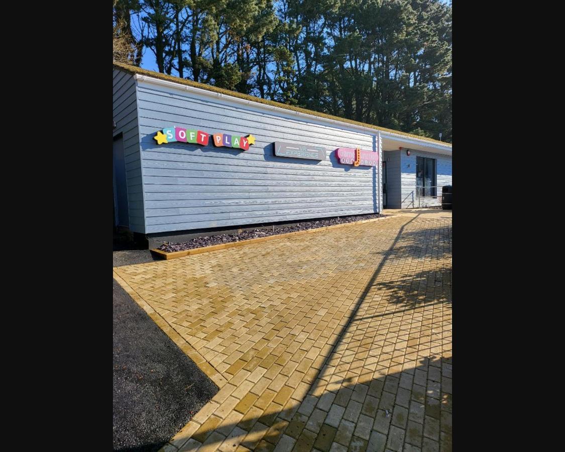 Exotic 3-Bed Caravan At Newquay Holiday Park Villa Exterior photo